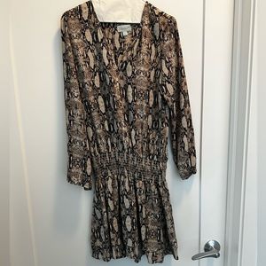 Long sleeve cinch waist mini dress